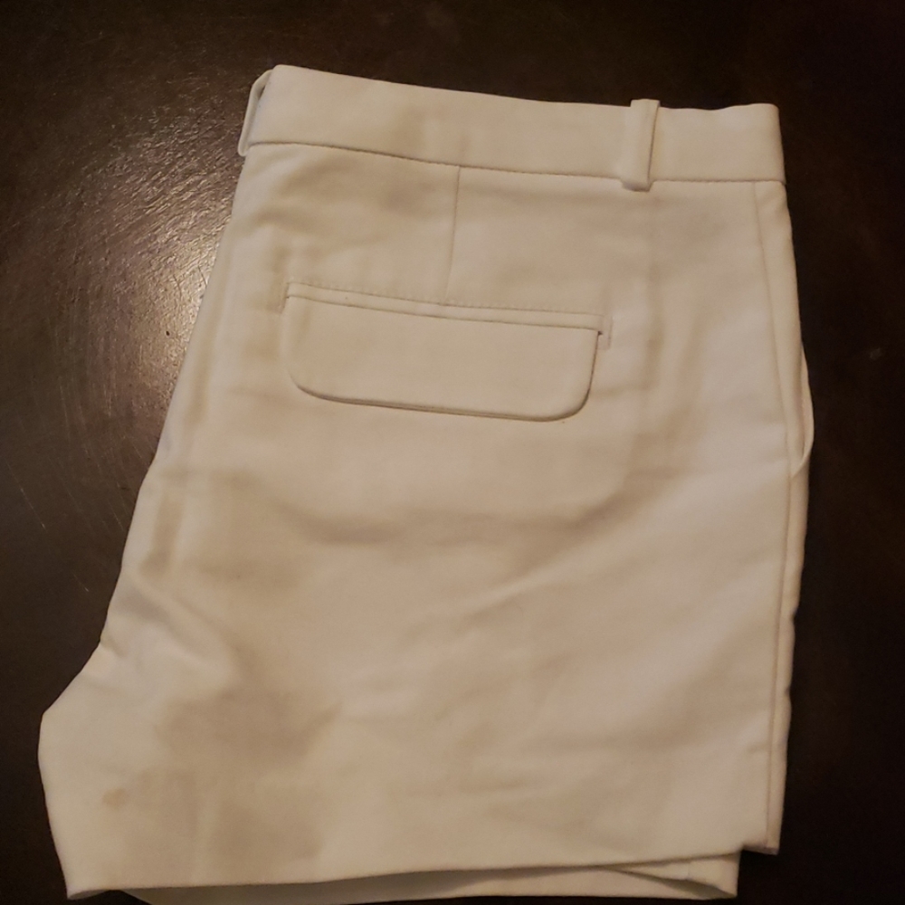 Short shorts stretch